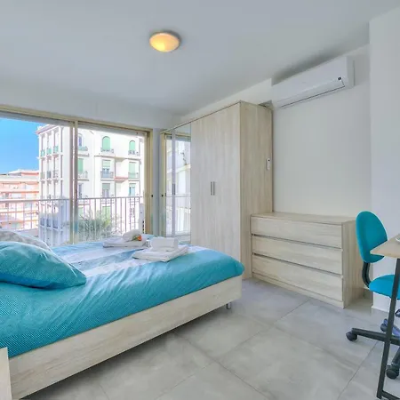 Apartman Le Bristol V - Happy *