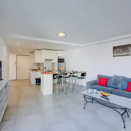 Le Bristol V - Happy Apartman *