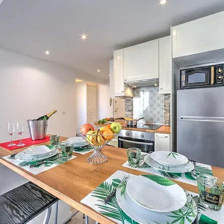 Apartman Le Bristol V - Happy