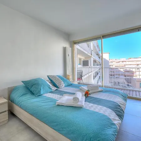 Apartman Le Bristol V - Happy *